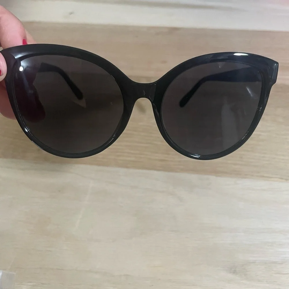 Oversized cat 🐈‍⬛ sunglasses